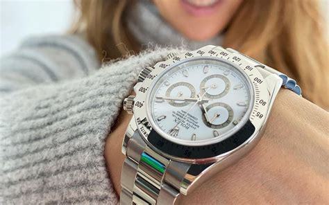 woman found rolex in couch|This Woman Found a Rare $250,000 Rolex in the Cushions of .